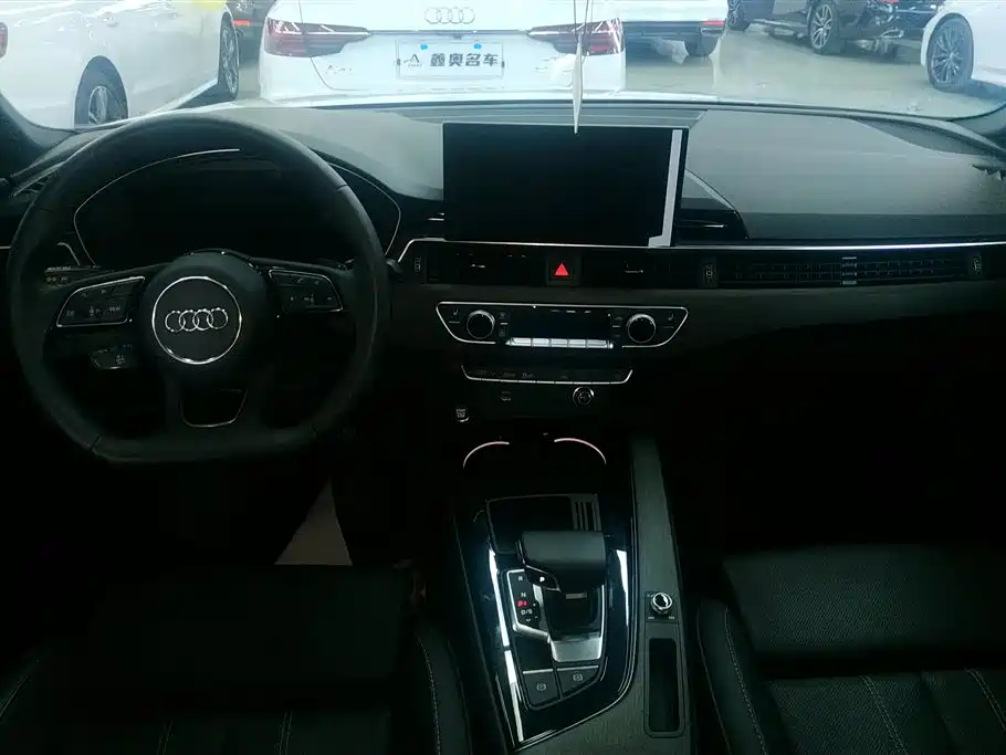 Audi A4L 2023 — фото 10