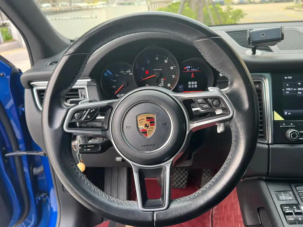 Porsche Macan 2016 — фото 16