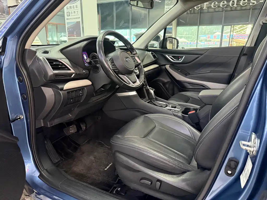 Subaru Forester 2022 — фото 9