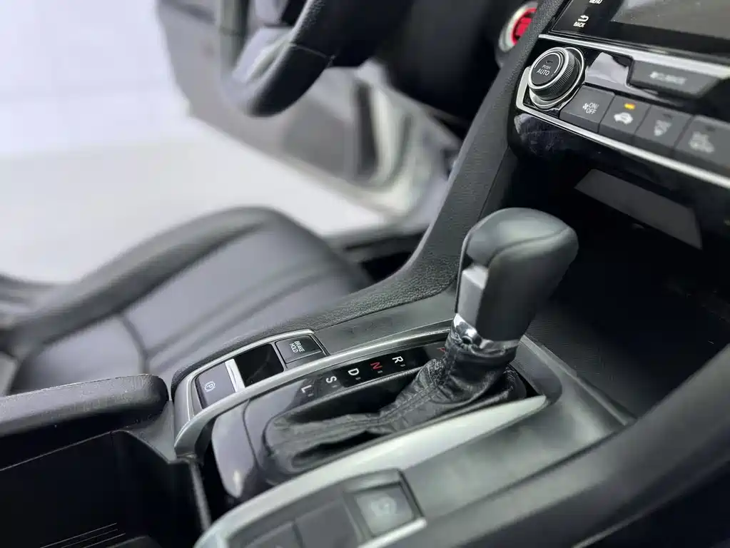 Honda Civic 2020 — фото 13