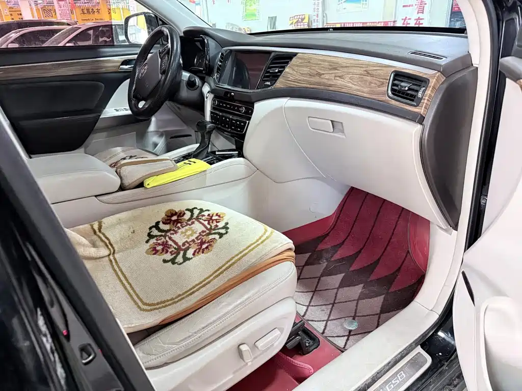 GAC Motor Trumpchi GS8 2018 — фото 14