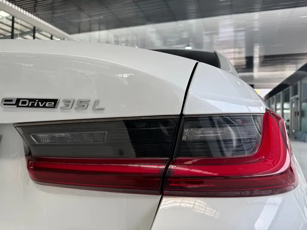 BMW i3 2025 — фото 11