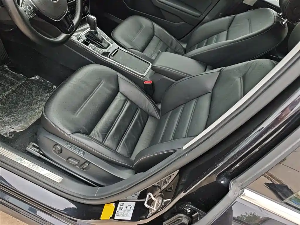 Volkswagen Passat 2018 — фото 15