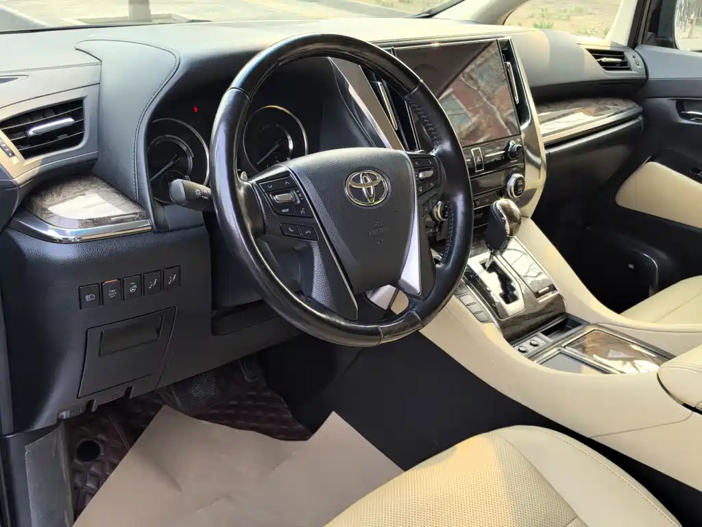Toyota Vellfire 2022 — фото 16
