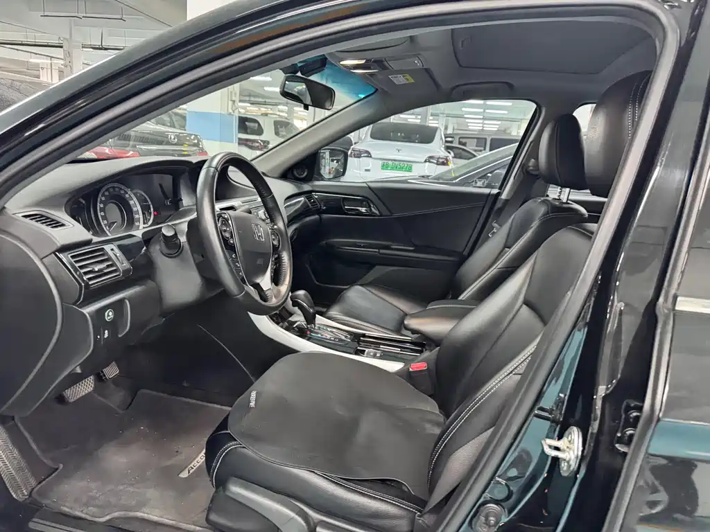 Honda Accord 2016 — фото 12