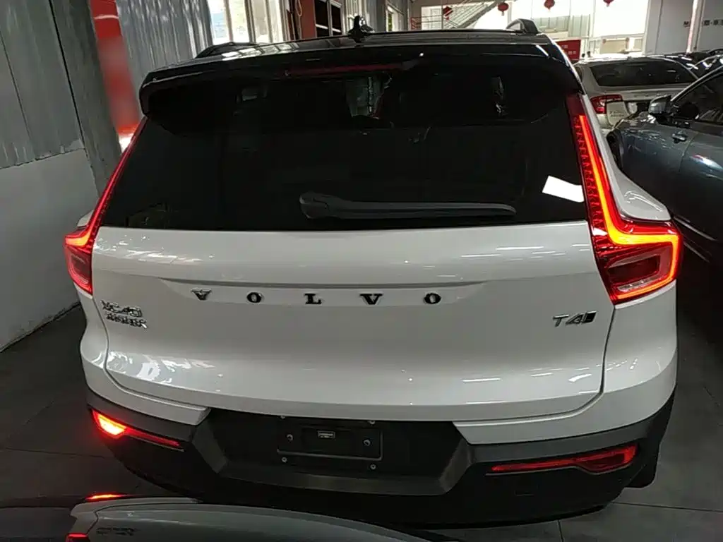 Volvo XC40 2021 — фото 6