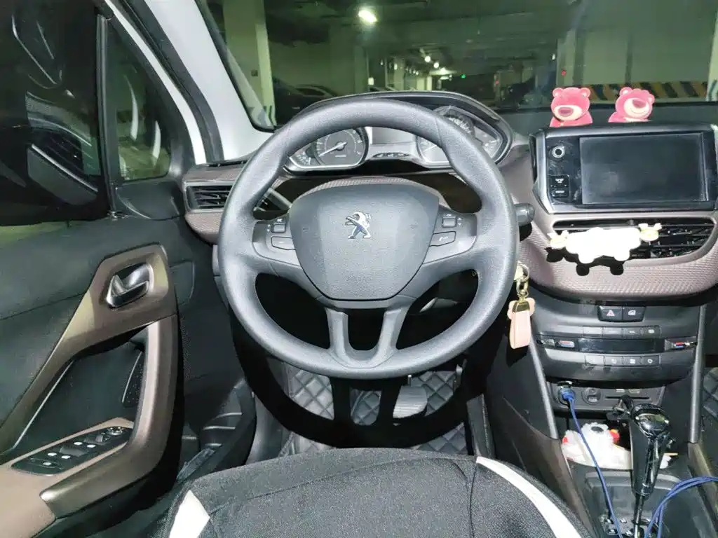 Peugeot 2008 2015 — фото 6
