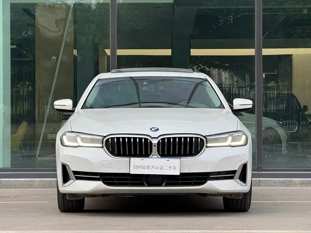 BMW 5 Series 2022 — фото 17