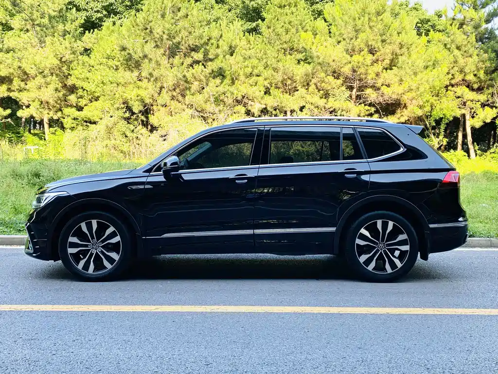Volkswagen Tiguan L 2022 — фото 14