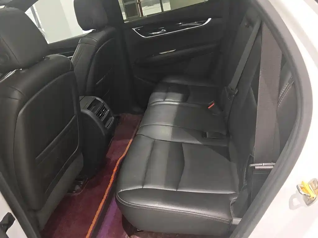 Cadillac XT5 2021 — фото 11