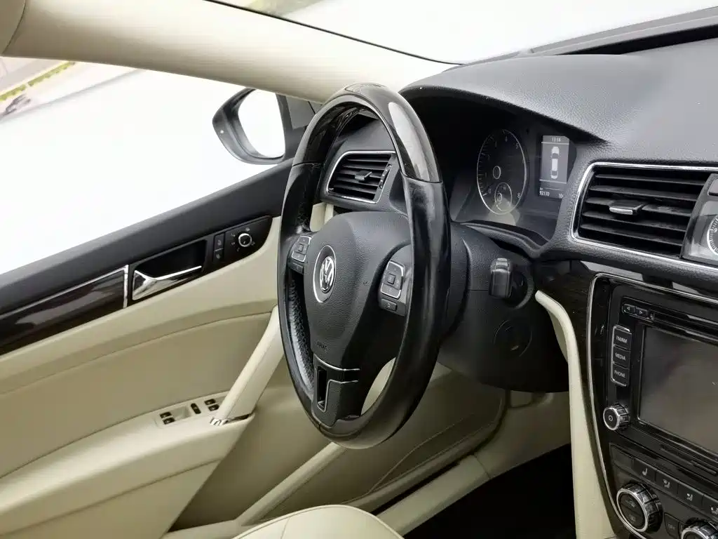 Volkswagen Passat 2014 — фото 22