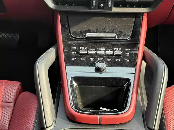 Porsche Cayenne 2023