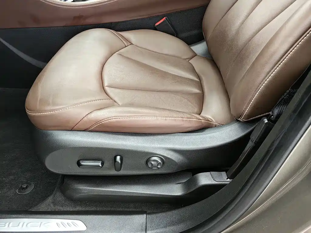 Buick Envision Plus 2018 — фото 20