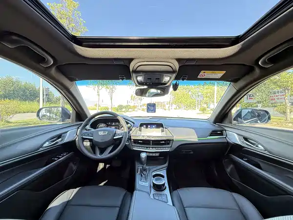 Cadillac CT4 2023
