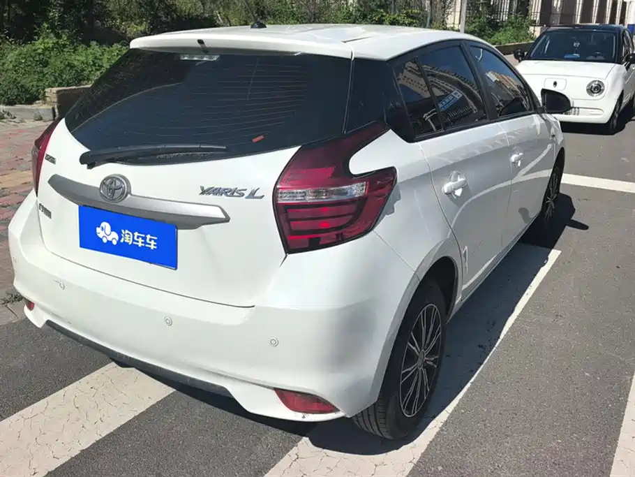 Toyota Yaris L 2021 — фото 3