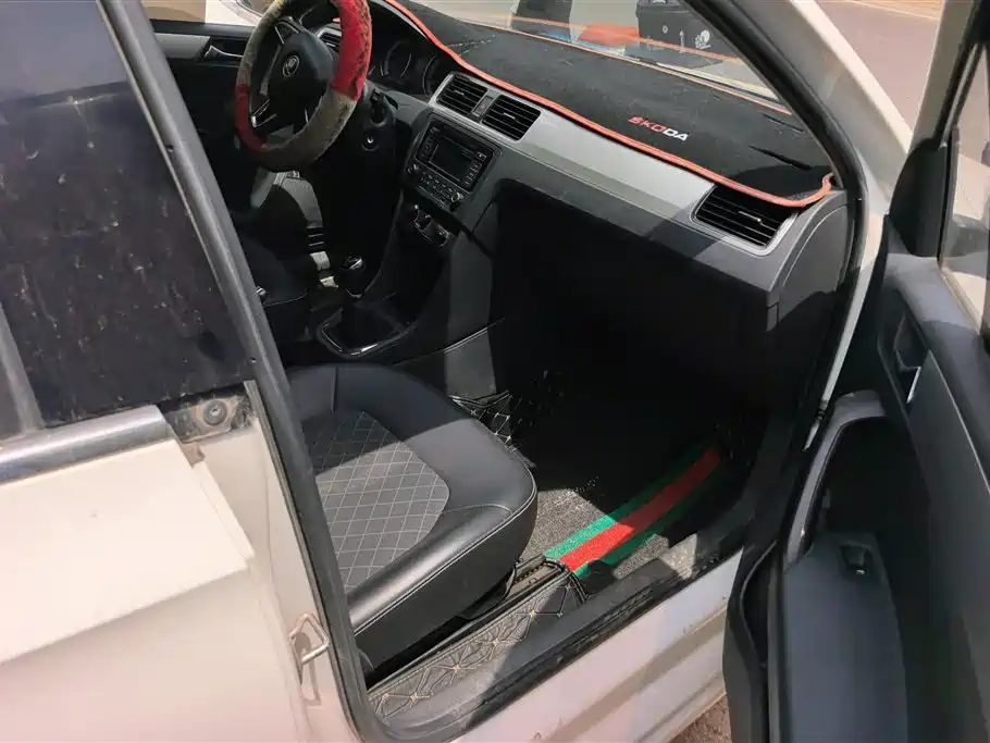 Skoda Rapid Spaceback 2019 — фото 8