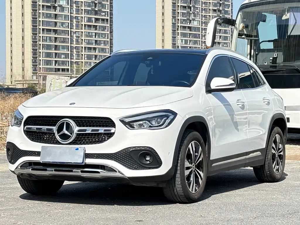 Mercedes-Benz GLA 2023 — фото 1