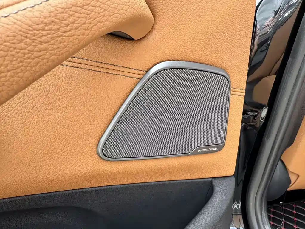 BMW 5 Series 2018 — фото 17