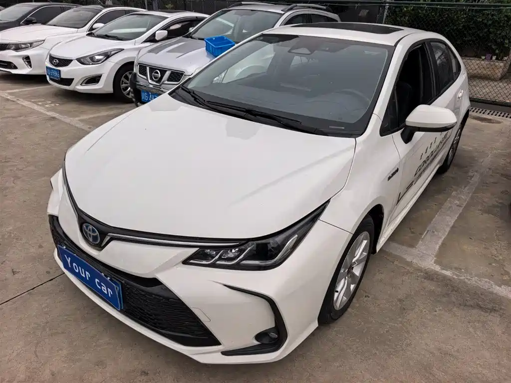 Toyota Corolla 2023 — фото 1