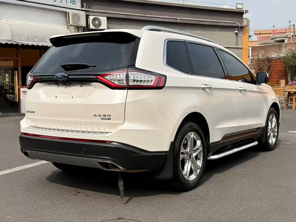 Ford Edge 2016 — фото 16