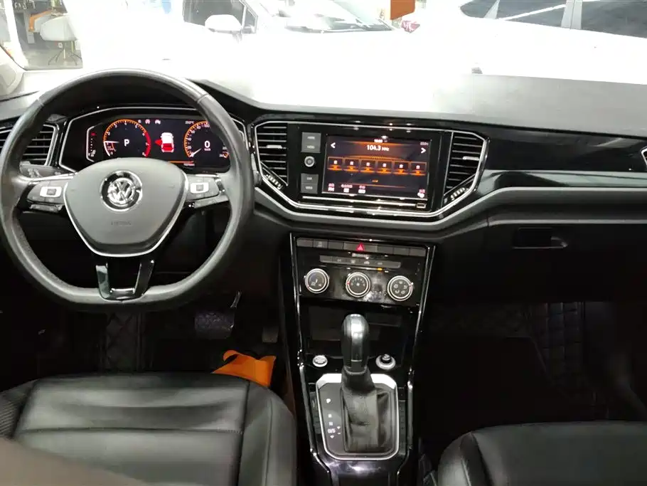 Volkswagen T-Roc 2020 — фото 12