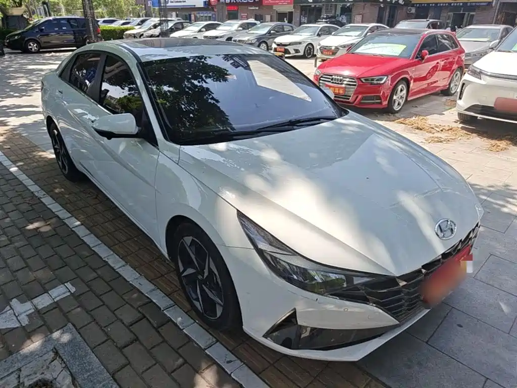 Hyundai Elantra 2022 — фото 4