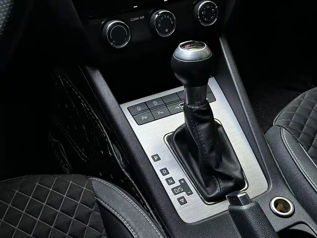 Skoda Octavia 2020 — фото 14