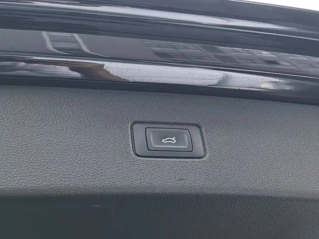 Audi Q7 2018 — фото 16