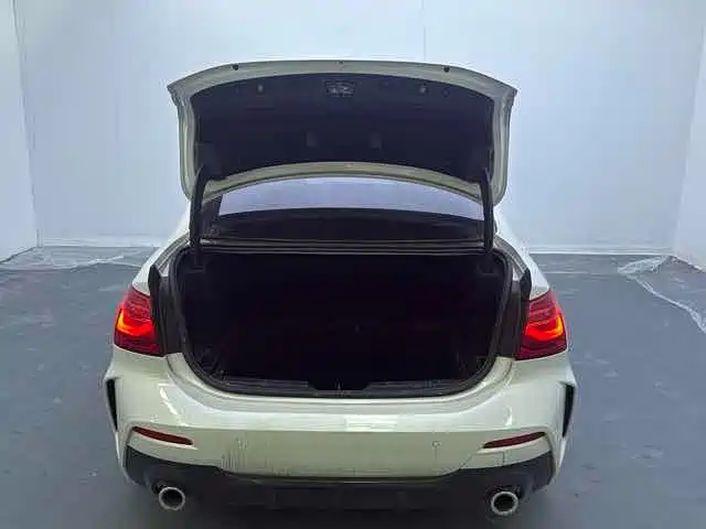 BMW 1 Series 2021 — фото 10
