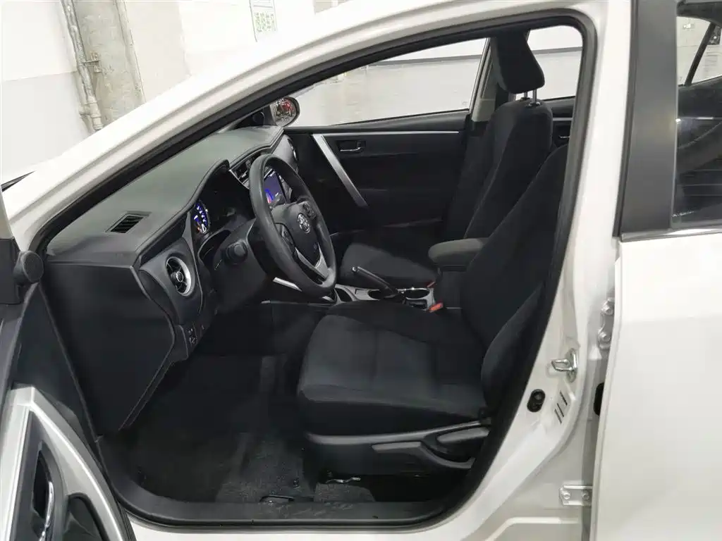Toyota Corolla Hybrid 2022 — фото 10