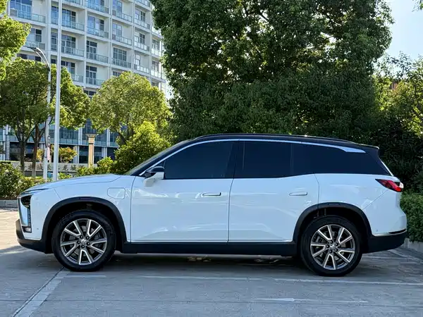 NIO ES8 2022