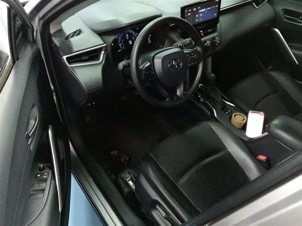 Toyota Corolla Cross 2025 — фото 12
