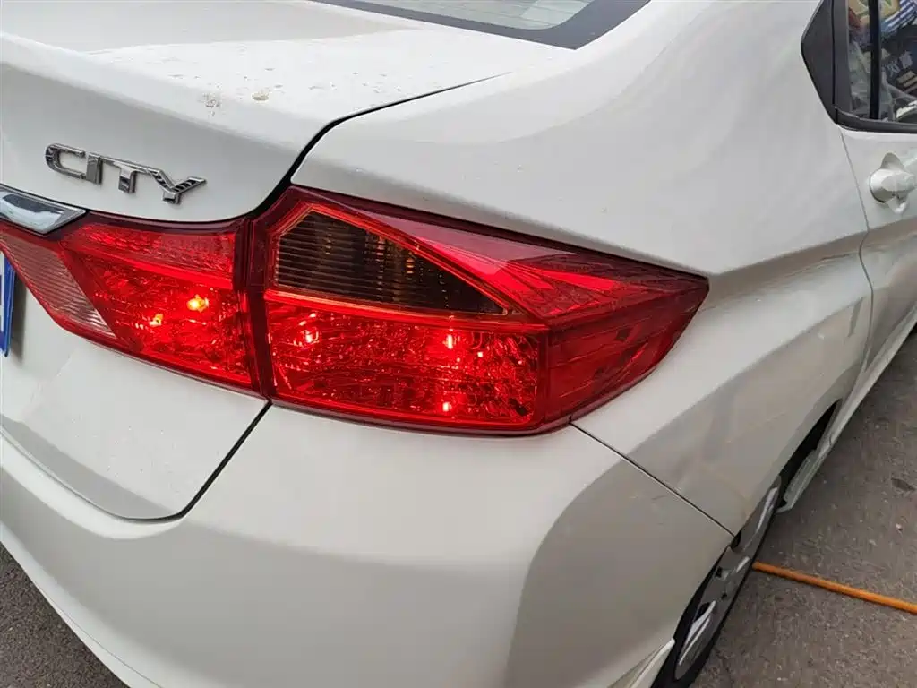 Honda City 2015 — фото 8