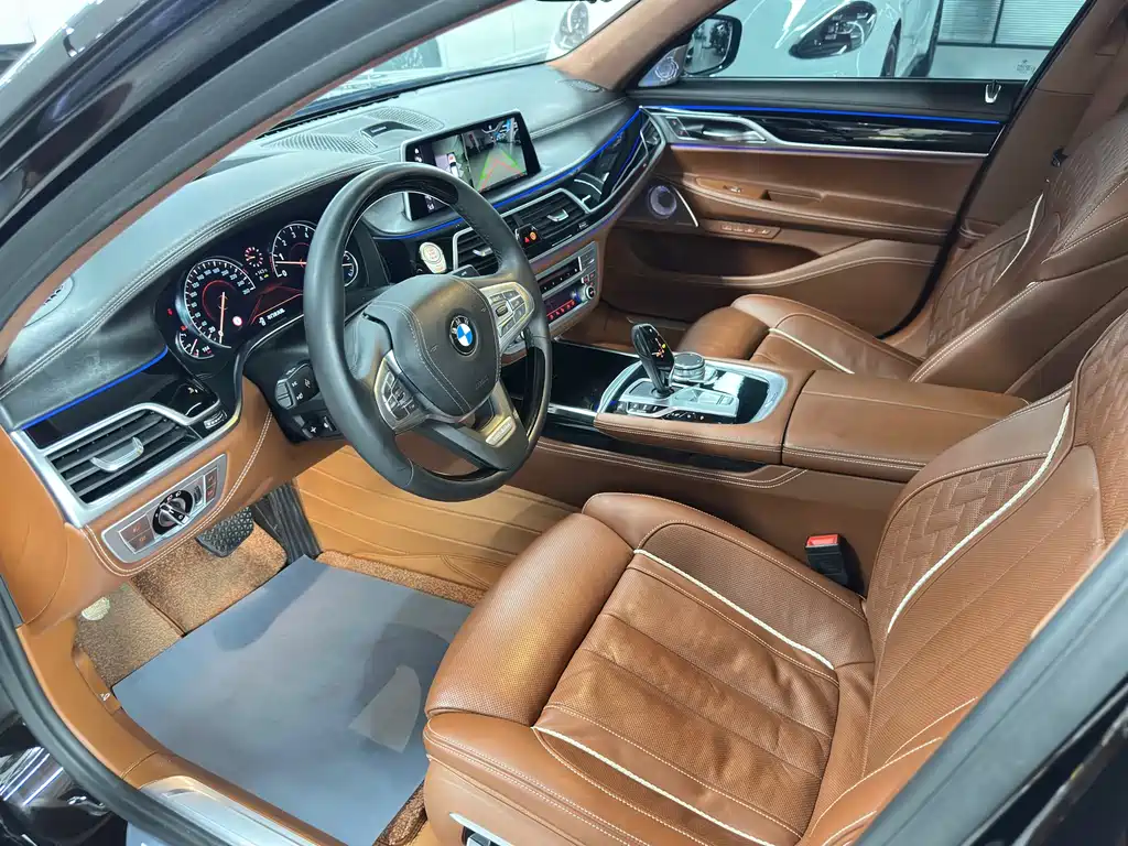BMW 7 Series 2020 — фото 11