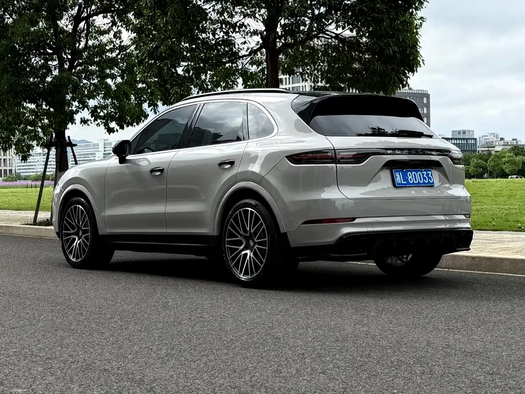 Porsche Cayenne 2018 — фото 3