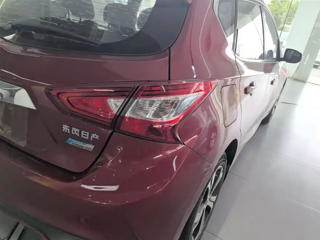 Nissan Tiida 2018 — фото 8
