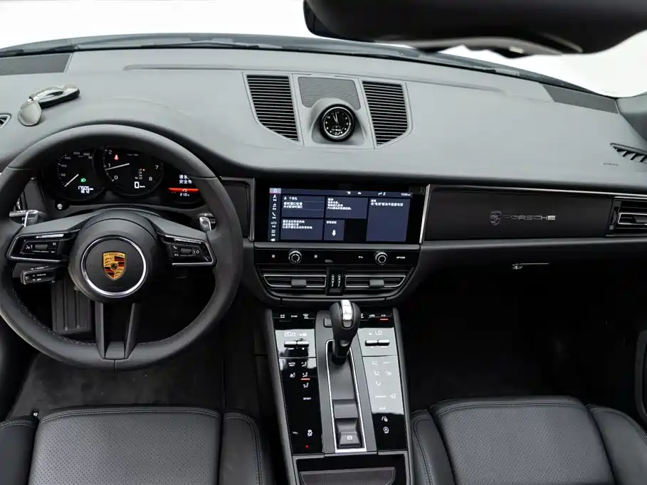 Porsche Macan 2022 — фото 10
