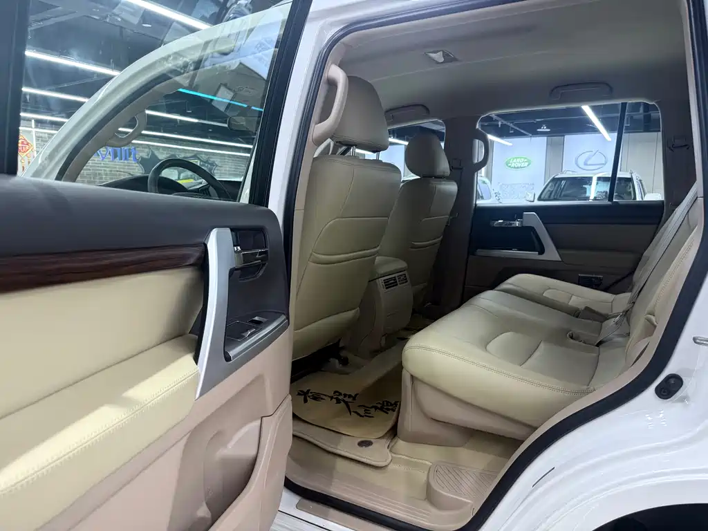 Toyota Land Cruiser 2015 — фото 12