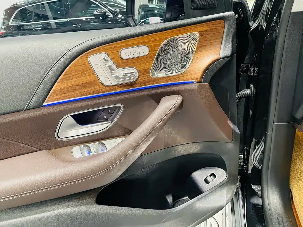 Mercedes-Benz GLS 2023 — фото 9