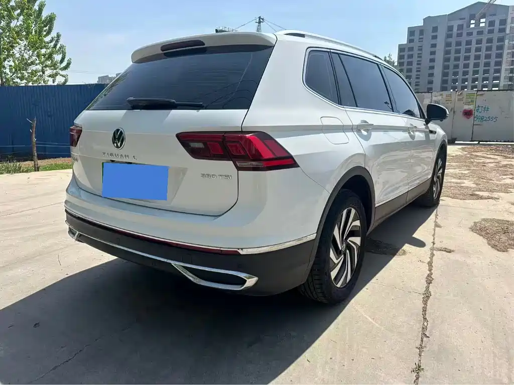 Volkswagen Tiguan L 2023 — фото 9