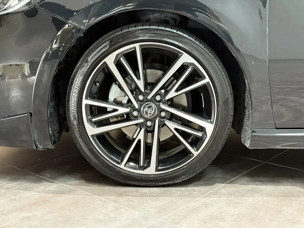 Toyota Camry 2025 — фото 28