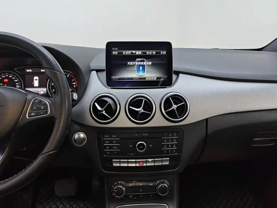 Mercedes-Benz B-Class 2017 — фото 13