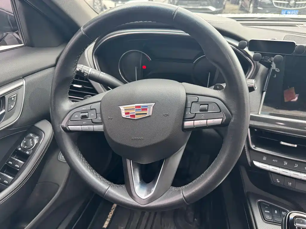 Cadillac CT5 2022 — фото 14