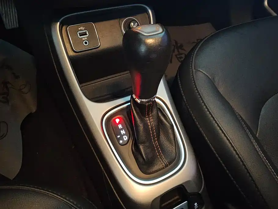 Jeep Compass 2017 — фото 16