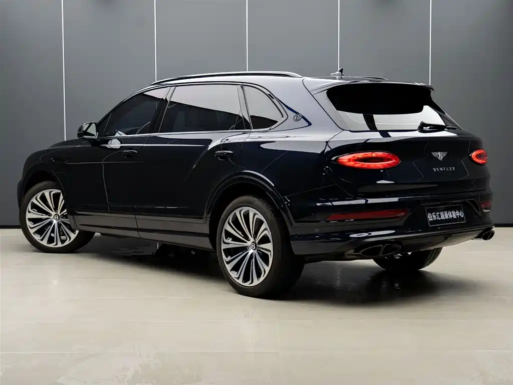 Bentley Bentayga 2025 — фото 5