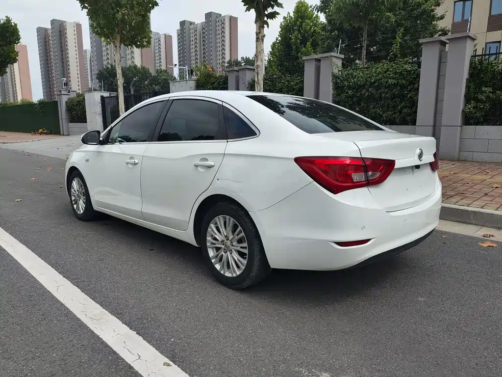 Buick Excelle 2015 — фото 16