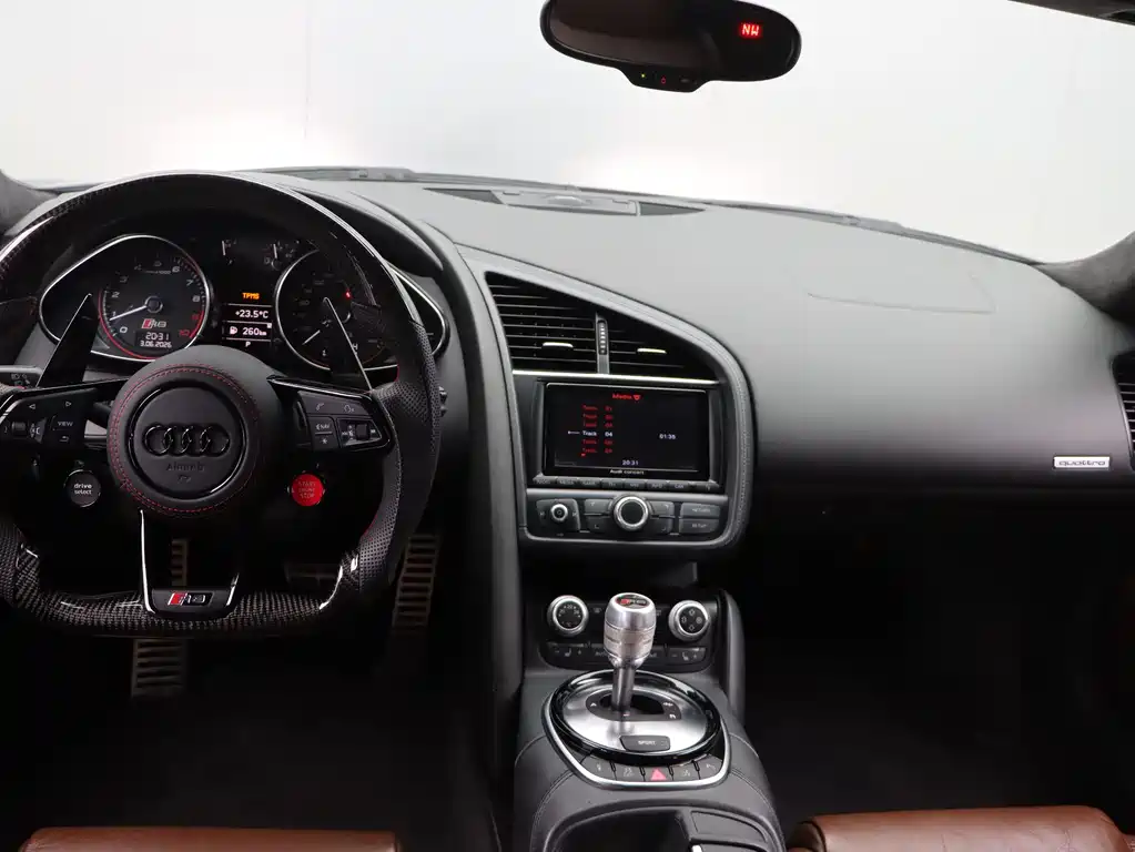 Audi R8 2015 — фото 15