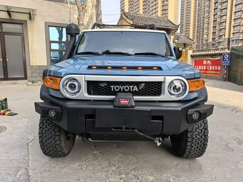 Toyota FJ Cruiser 2020 — фото 2