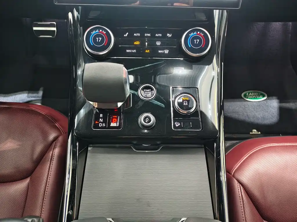 Land Rover Sport 2023 — фото 14