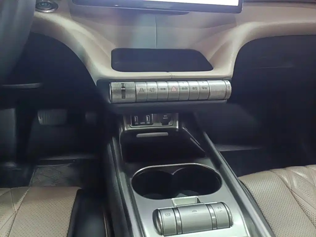 BYD Dolphin 2023 — фото 14